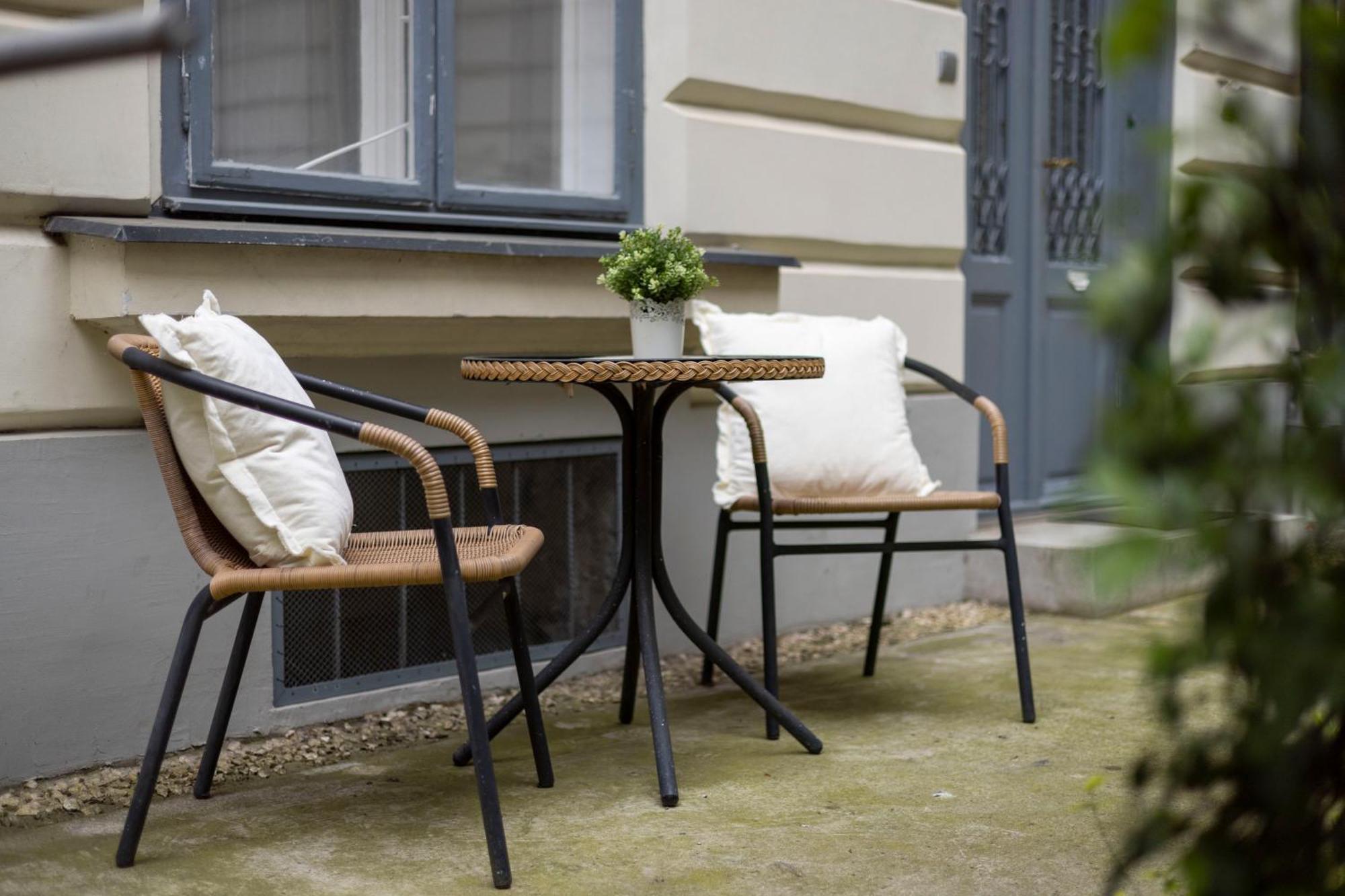 Hidden Gem With Terrace On The Andrassy Fashion Road Leilighet Budapest Eksteriør bilde